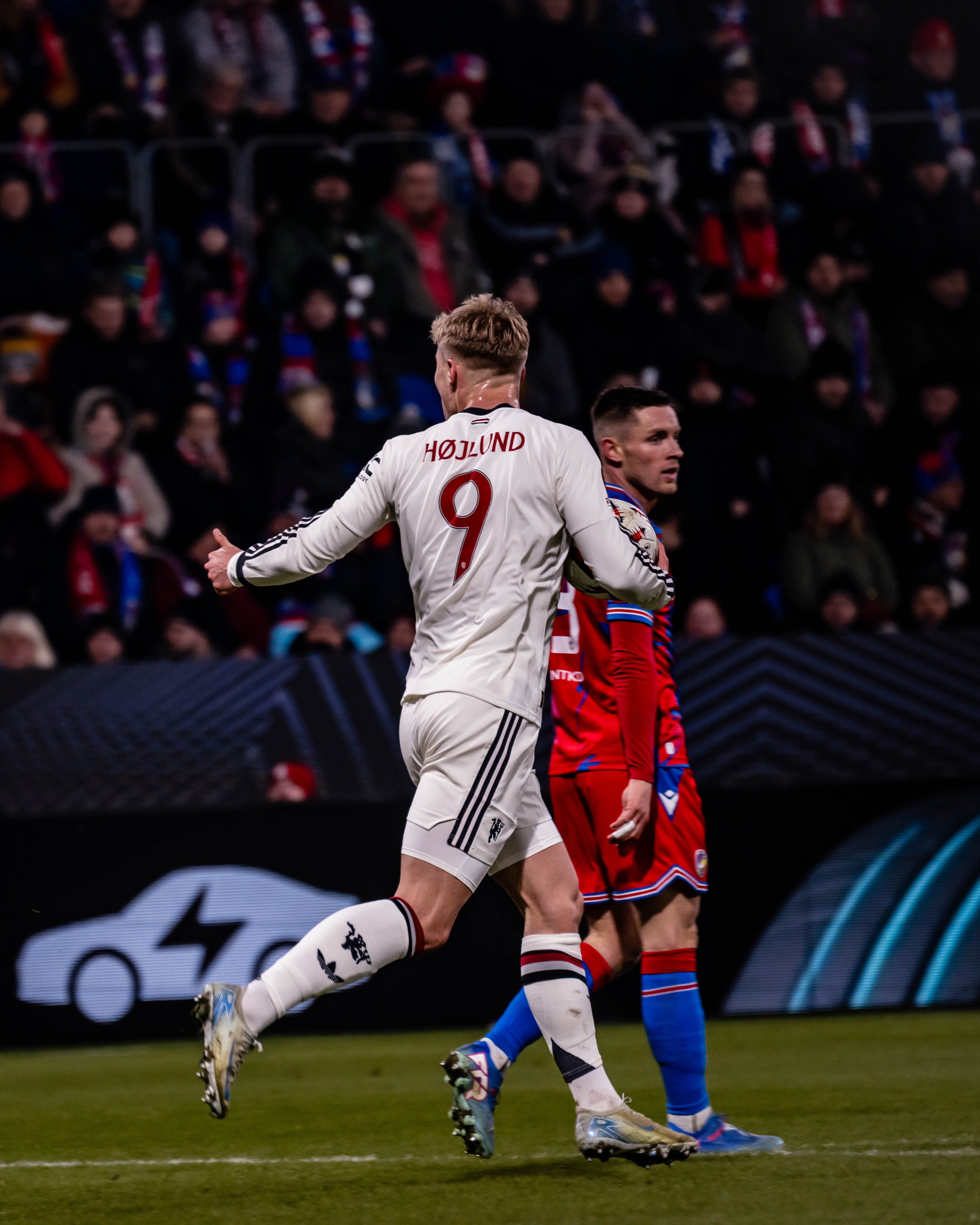 od体育课程-曼联中场大将复出待遇神秘，球迷等待揭晓