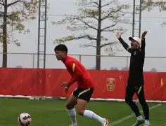 恩菲尔德体能训练升级，备战阿尔艾因半决赛