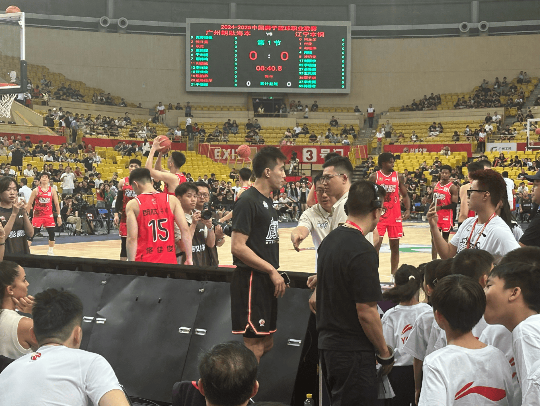 球队对外援球员进行大换血，引发球迷热议的简单介绍