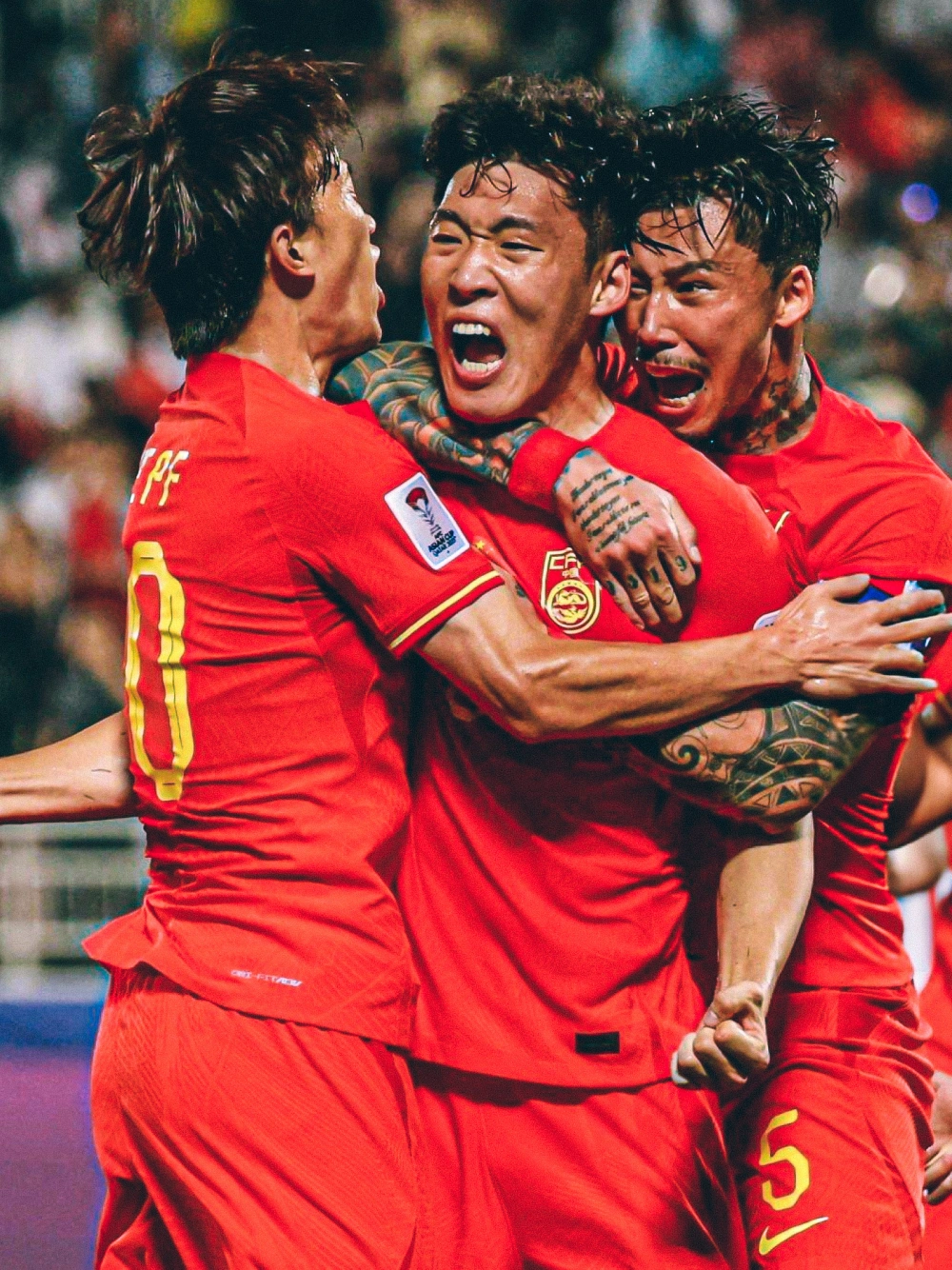 od体育官网-竞争激烈！国内足球联赛五场胜负不分