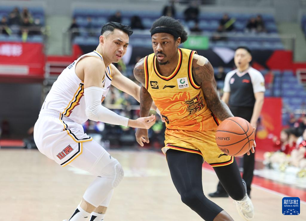 包含江苏肯帝亚热身赛大胜，球队士气高涨的词条