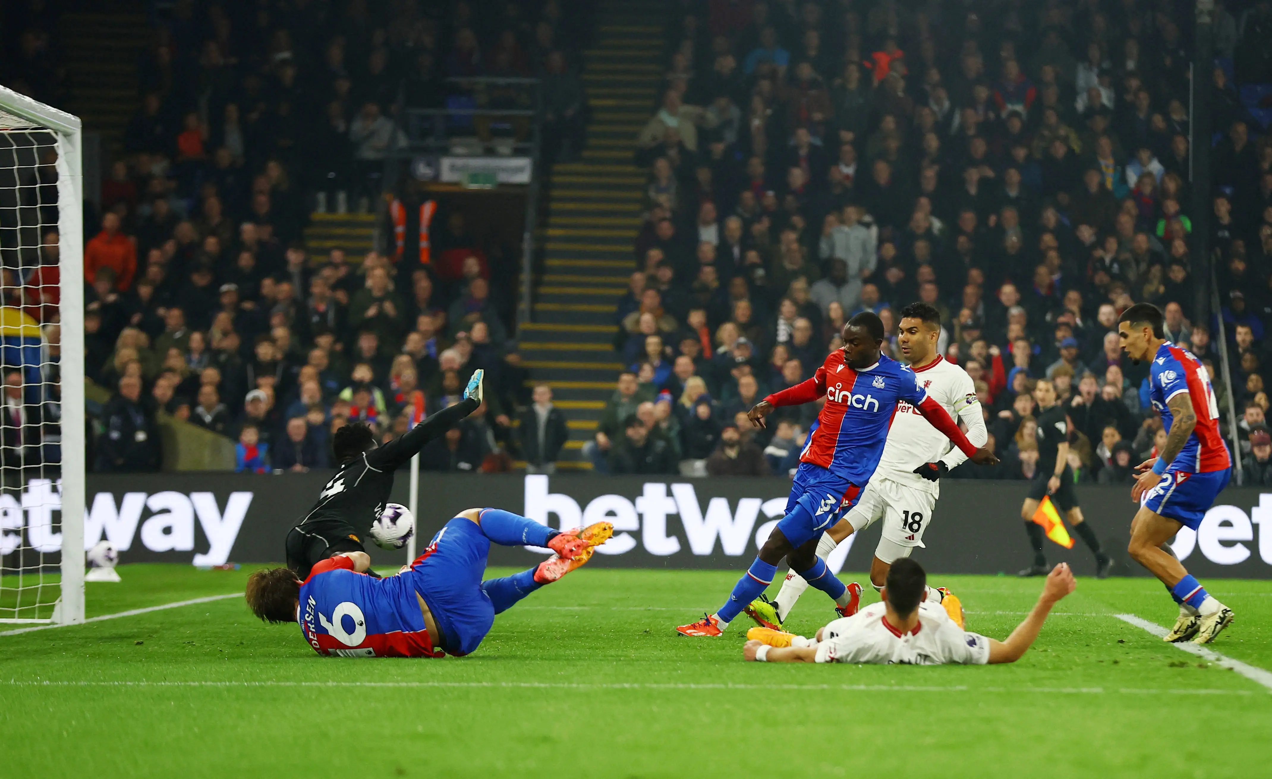 od体育新闻-精彩绝伦！球队间激烈争夺再现的简单介绍