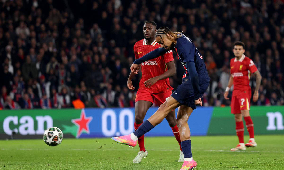 冰岛足球队在比赛中失去优势