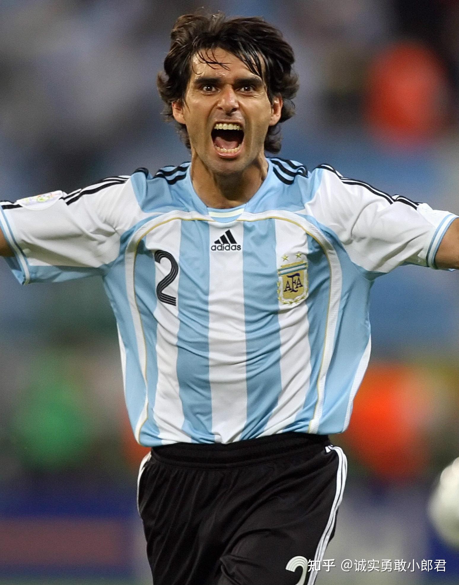 包含瓦伦西亚老将复出，或将带领球队起死回生的词条